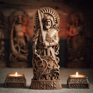 Freyr statue, norse gods, wood carving altar heathen asatru viking god and goddes sculpture wooden scandinavian pantheon Odin statue