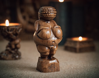 Venus of Willendorf - Figurine, Statue Museum Replica - Archaeology