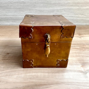 Vintage Brass Hinged Box with Latch – 4” Square Decorative Storage Trinket Container