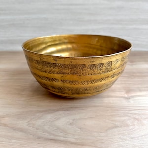 Vintage Brass Bowl - 8” Hammered and Etched Decorative Metal Bowl - Boho Farmhouse Decor