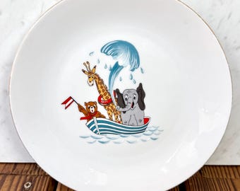Piatto vintage in porcellana Corinna per bambini, con scena di animali e barca, Cecoslovacchia