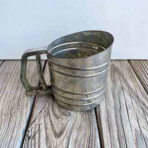 Vintage 1950s Savory Sift-Chine Flour Sifter: Double Screen, Made in USA