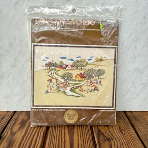Vintage 1982 Paragon Stitchery Apple Harvest Crewel Embroidery Kit (Fits 16&quot; x 12&quot; Frame)