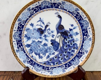 Vintage japansk påfågelstallrik, blåvit guldkantad keramik, tillverkad i Japan