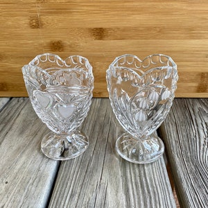 Jarrón vintage de cristal de plomo Bliekristall de Anna Hutte: diseño de corazón y campana de flores