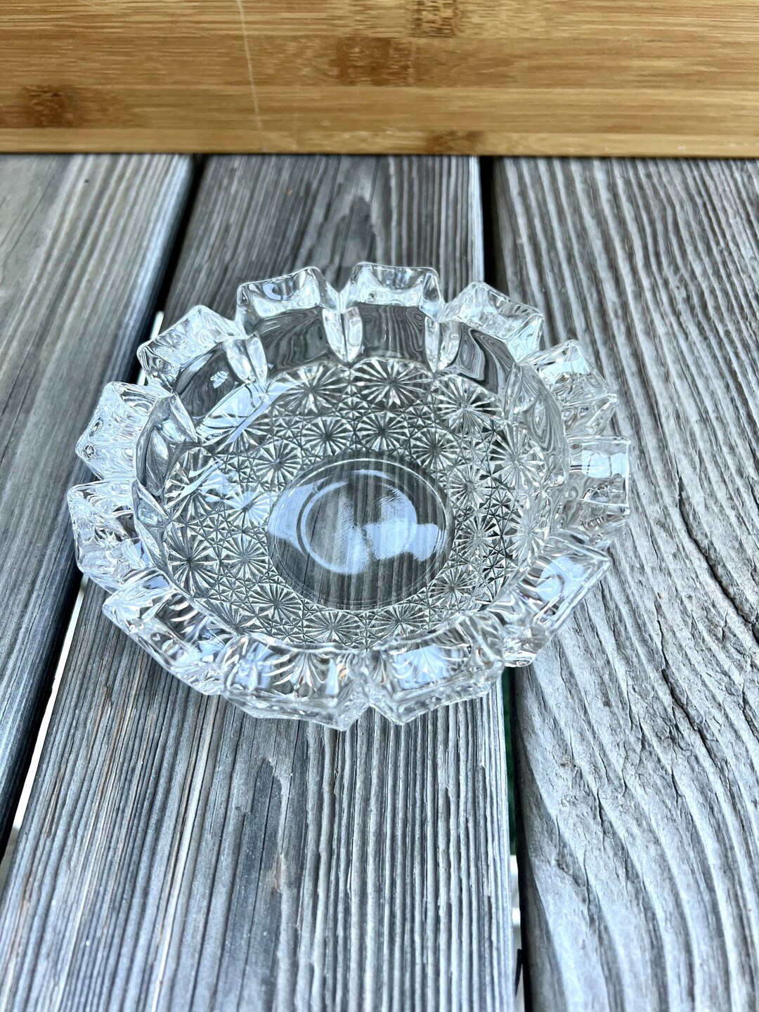 Vintage Round Crystal Cut Glass Ashtray Starburst Daisy Pattern Ocean