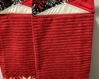 Quilt Topped Hanging Towel Set, Red Terry Cloth with Gold Snowflakes