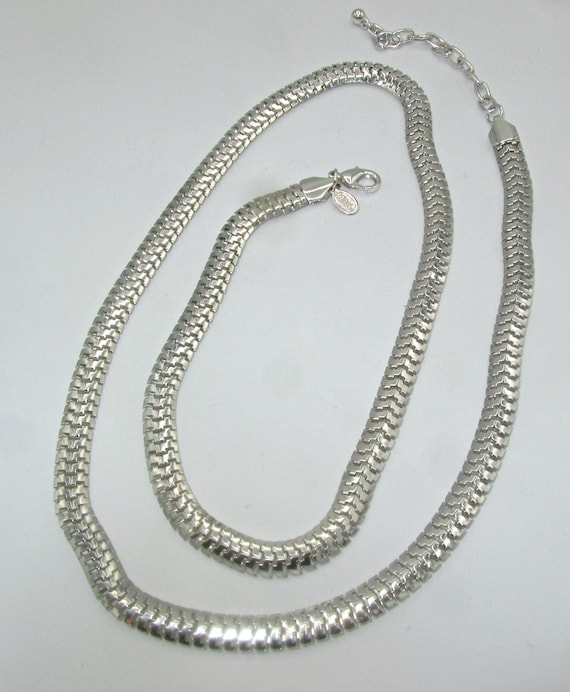 Joan Rivers Vintage Silver  Plated Snake Chain Ne… - image 4