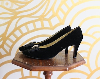 1990s Vintage Velvet and Rhinestone Bow Pumps