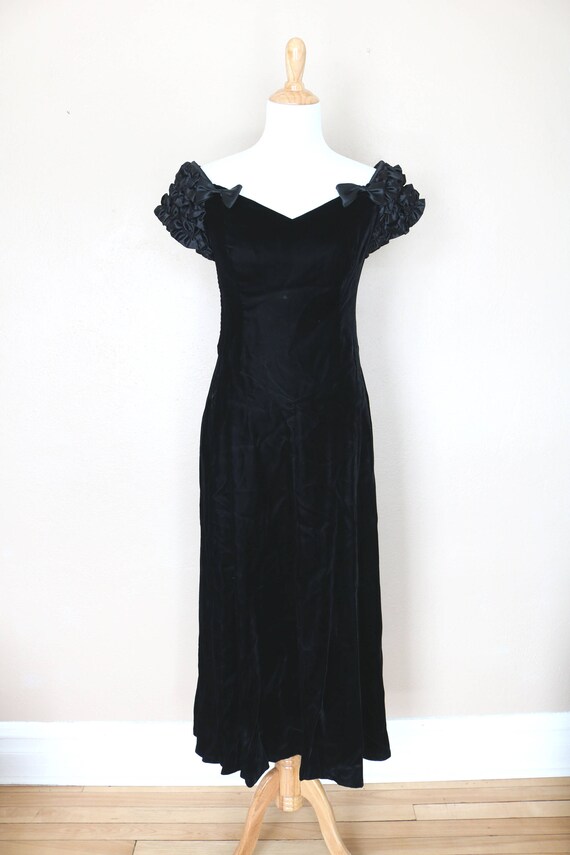 1990s Vintage Black Velvet Dress