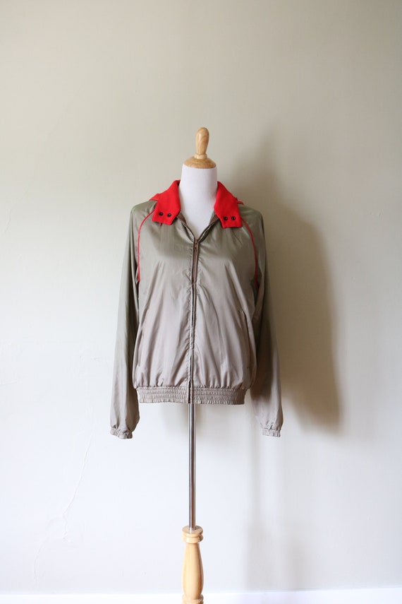 1980s Vintage Gray and Red Windbreaker