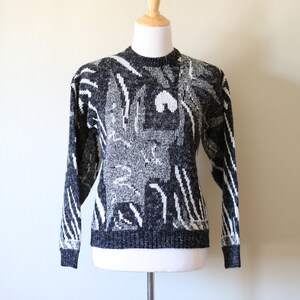 1980s Vintage Abstract White, Black, and Gray Sweater image 2