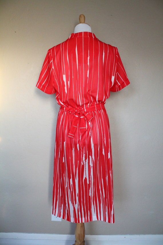 1970s Vintage Red and White Abstract Pattern Summ… - image 3