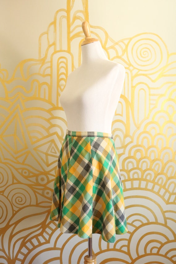 1970s Vintage Plaid Skirt - image 3