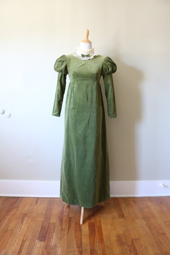 1960s Vintage Green Velvet Dress