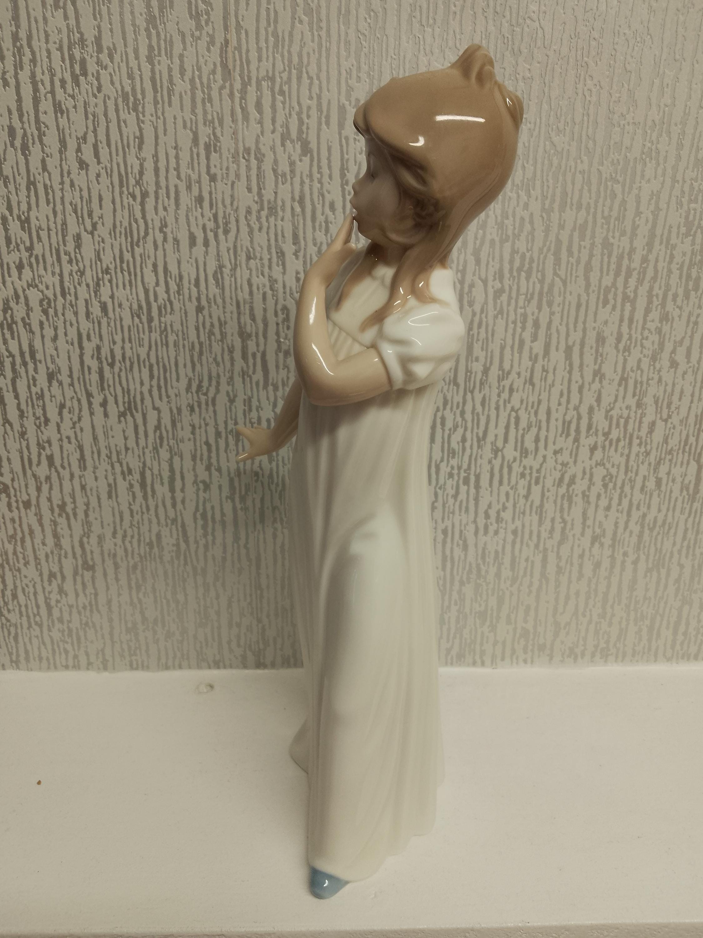 リヤドロ Lladro Nao by Lladro Girl Yawning NAO - Hand Made In Spain By Lladro #561 “Girl Yawning” 8