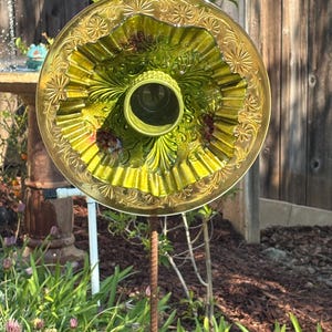 Flower,Glass Flower, Upcycled Glass, Garden Decor,Gift,Glass Yard Art,Yard Art,