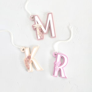 Personalized Floral Monogram Acrylic Gift Tag, Gift Wrap, Custom Monogram Keepsake, Wedding, Party Favors, Initial Name Tag, Bridal Shower