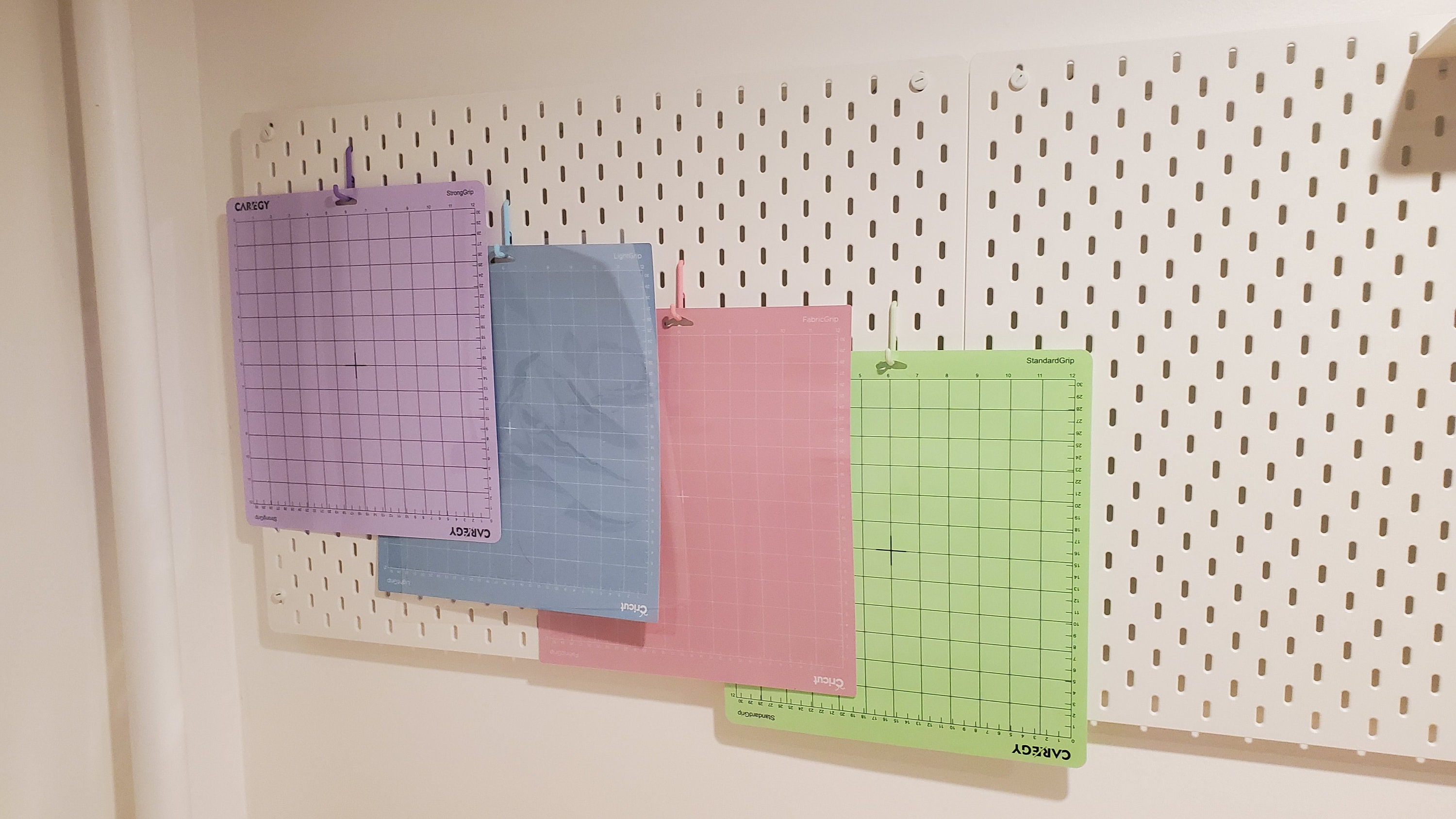 Cricut Cutting Mat Holder. Easy Simple Storage Holds 6 Cutting Mats. 