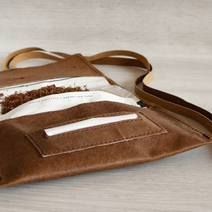 Genuine leather tobacco holder with laces
