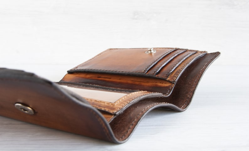 PortafoPortafoglio in pelle trifoldglio in pelle trifold interno