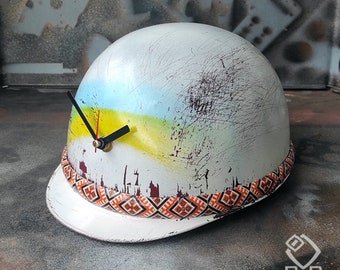 Wykwintny zegar stołowy „Majdan” | Plastikowy hełm ukraińskiego budowniczego | Radziecki hełm bezpieczeństwa | Edycja limitowana