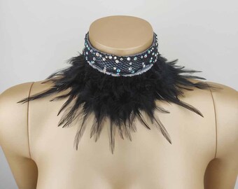 Collar with feathers No. 32 blue with black glitter net