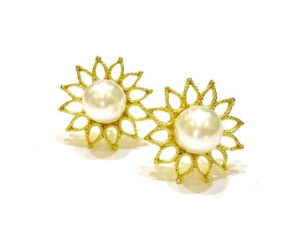 RANIA • Earrings in 18kt yellow gold with Australian pearls