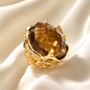 COMETA • Ring in 18kt yellow gold with faceted fumè citrine quartz
