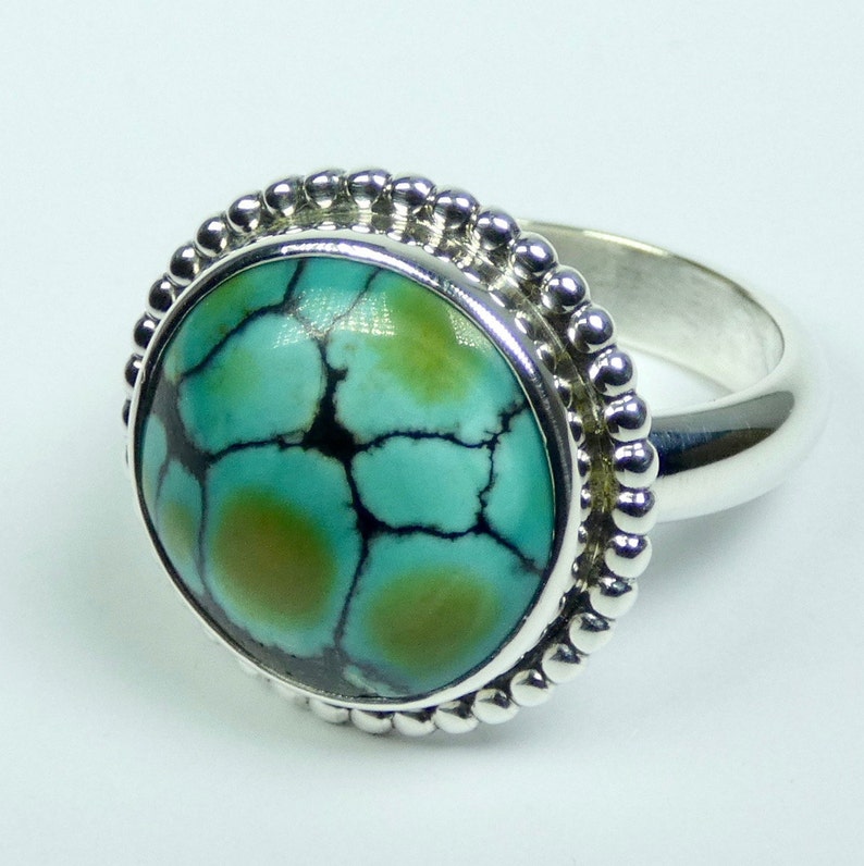 Solid 925 silver and turquoise hand crafted ladies ring. Turquoise jewellery. Turquoise jewelry. Turkoois ring. Silver and turkoois ring. image 2