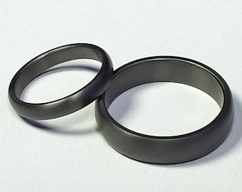 Trauring Set aus reinem Tantal.