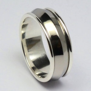 Silver, titanium men&#39;s ring size 20,75 mm. Polished titanum/silver 925 hand crafted men&#39;s ring. Men&#39;s jewelry.