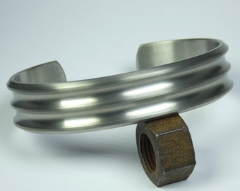 Solid grade 2 titanium cuff bracelet. Mens bracelet. Titanium jewelry.