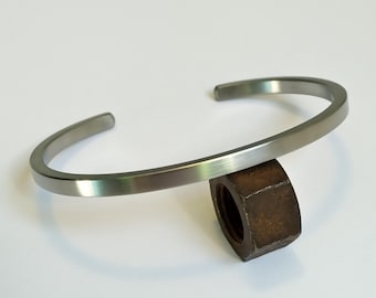 Graad 5 titanium manchetarmband.