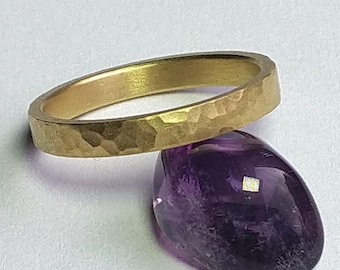 14K Gelbgold Massiver handgehämmerter Ring.