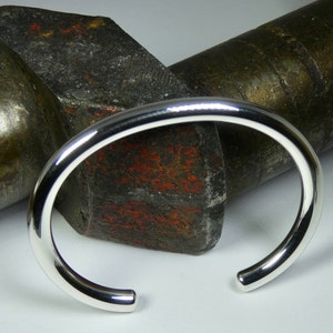 Solid 925 silver all around polished bracelet. Silver bracelet. Mens jewelry. Mens bracelet.