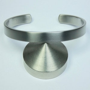 Sturdy grade 2 titanium bracelet. Mens jewelry. Mens bracelet. Titanium jewellery.
