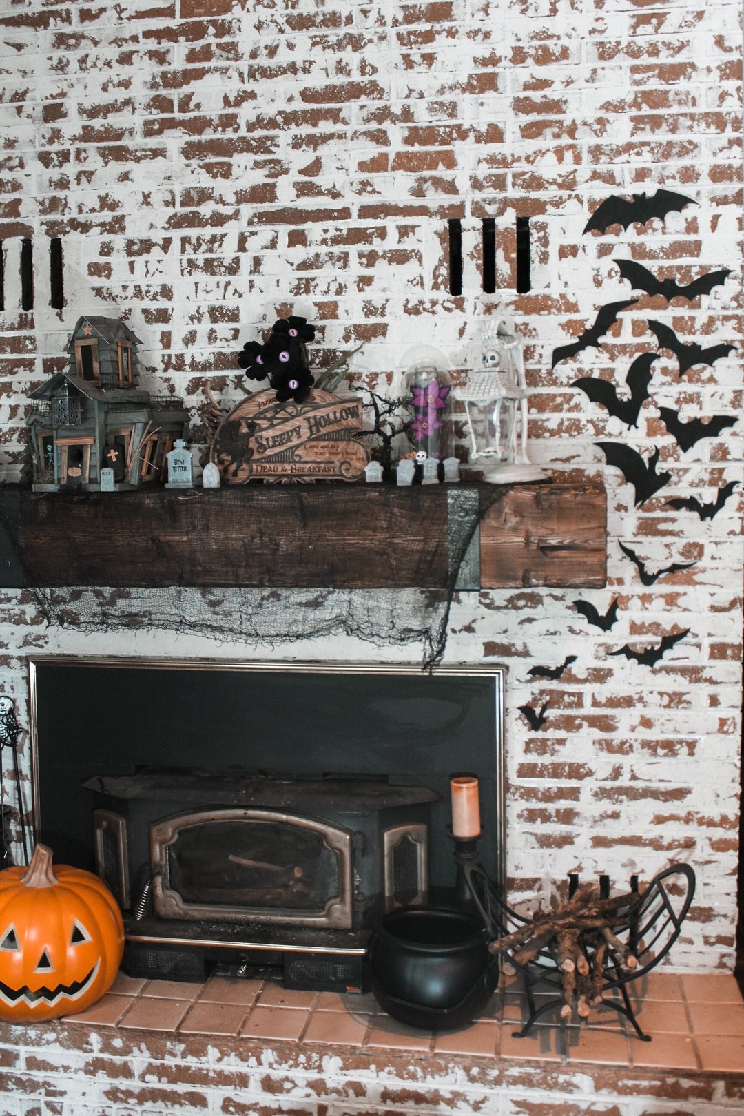 Halloween Wall Bats Home Decor Reusable, Double Sided, & Lightweight 13 Wooden Bats Included