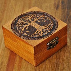 Levensboomdoosje, Yggdrasil in de Vikingmythologie. Keltisch symbool. Keltisch trouwringendoosje. Cadeau voor heks, klein sieradendoosje.
