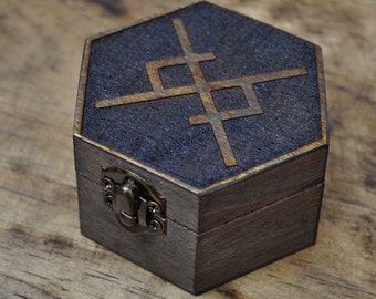 Caja vikinga runa del amor eterno, caja de anillos de boda, personalizada con iniciales y rellena de musgo, joyero, regalo bruja, caja runas