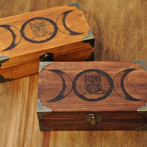 Coffret hibou et triple lune, en bois et gravure laser, coffret à bijoux en bois, autel païen, coffret tarot, cadeau pour sorcière verte
