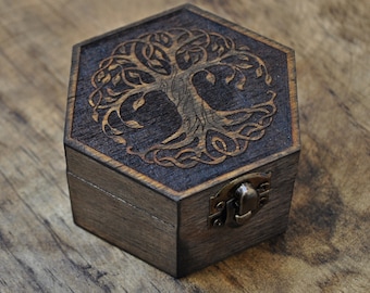 Árbol de la Vida, pequeña caja hexagonal de madera. Caja para runas, mitología Celta, joyero, caja anillos de boda, regalo para bruja verde