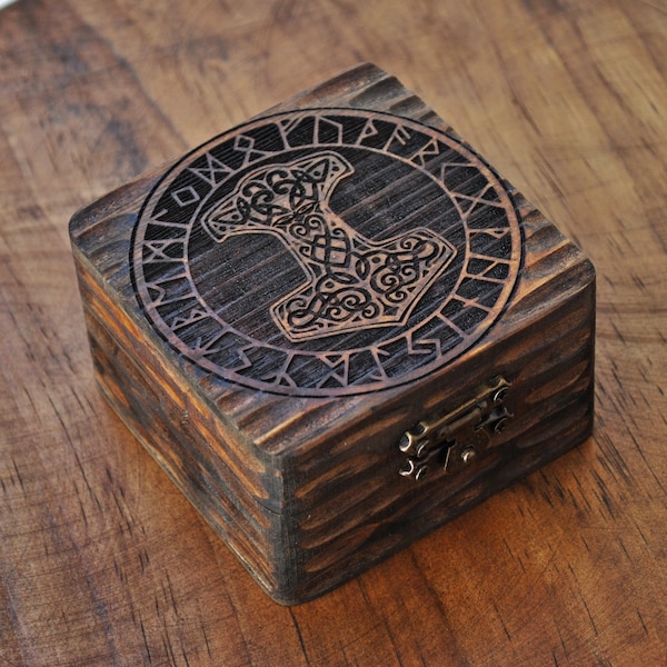 Mjolnir and runes. Box engraved with Thor's hammer. Personalized gift for Viking fan. Box for Nordic runes. Wedding rings box