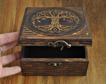 Arbre de vie, boîte en bois. Boîte à souvenirs. Boîte à bijoux pour sorcière. Boîte pour autel Wicca. Yggdrasil viking, cadeau unique.