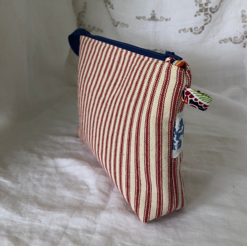 Vintage Tablecloth Zippered Pouch