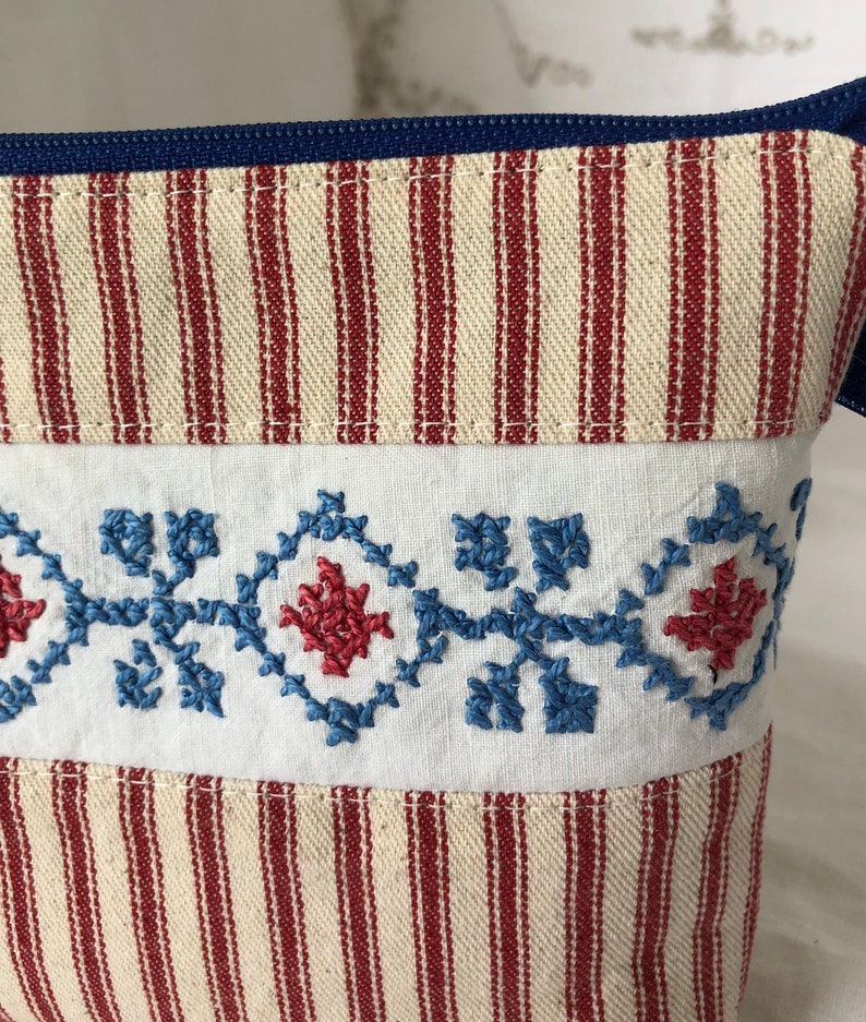 Vintage Tablecloth Zippered Pouch
