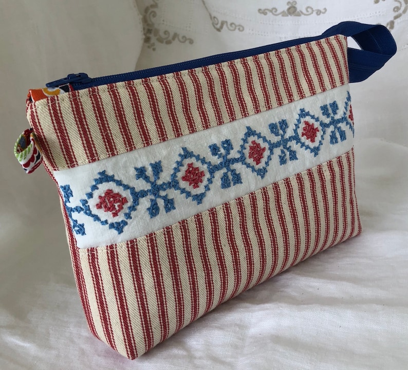 Vintage Tablecloth Zippered Pouch