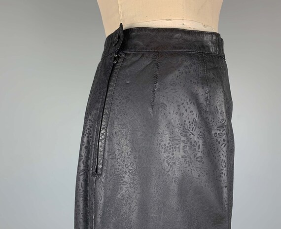 70s 80s Goth Vampire Floral Embossed Leather Calf… - image 7