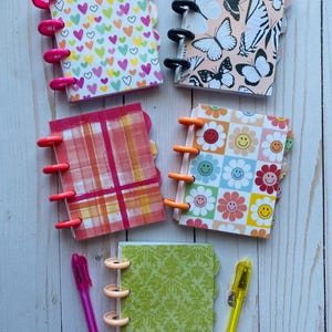 Micro Happy Notes Trennblätter, Mini Happy Planner Heft, 4 Scheiben, Scheibenbindung, laminiert, Vorderdeckel, Blankopapier, Taschenformat, Servierpfirsiche