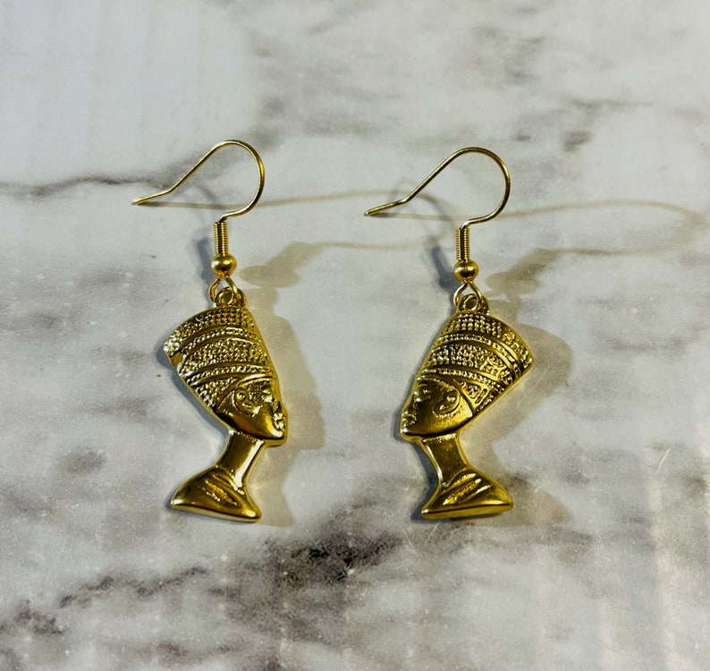 Nefertiti Earrings image 3